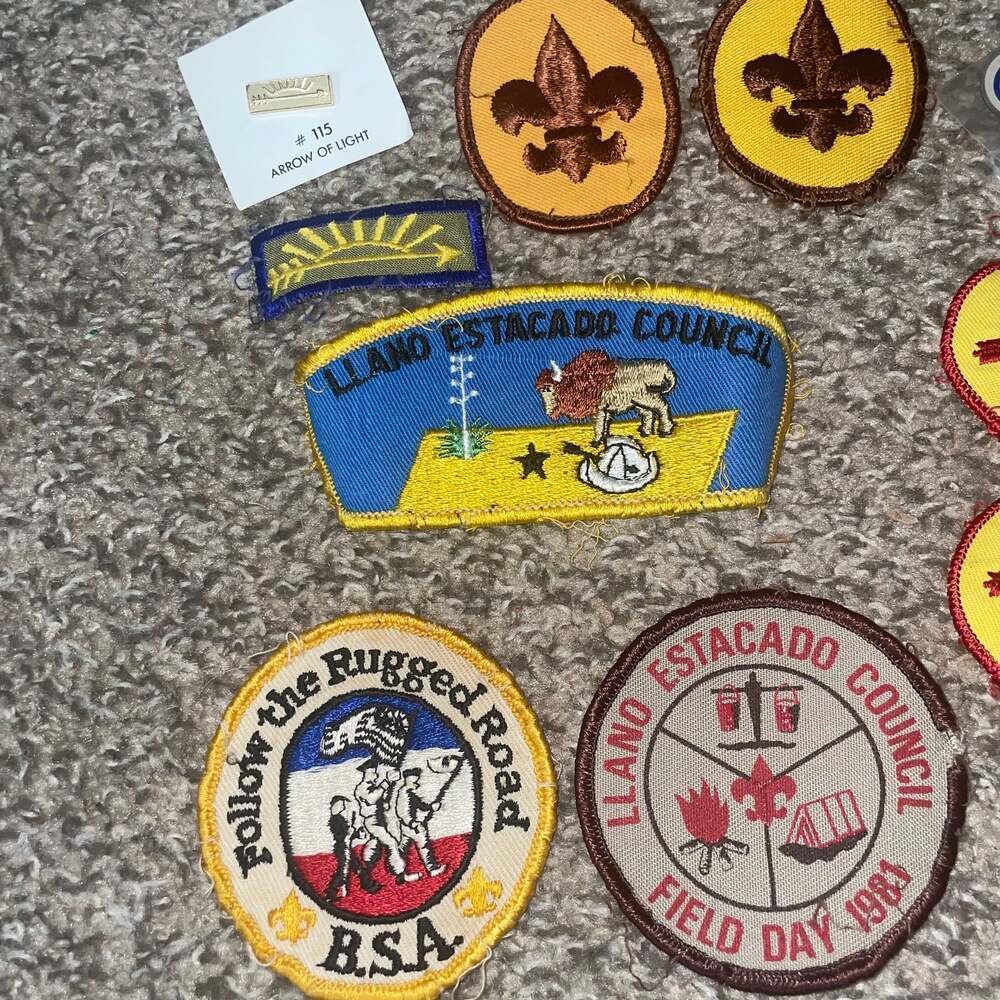 Vintage Boy Scout Patches Lot - Field Day 1981, BSA, Trail's End Tin - Picture 4 of 6